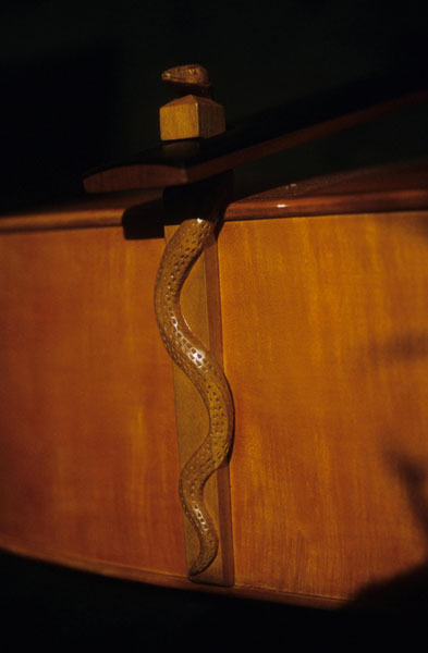 Violone in G inspired by a painting by El Greco, c. 1590, string length 80cm